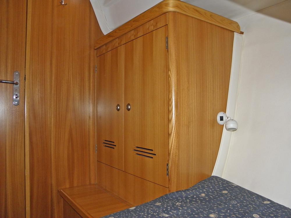 Aft cabin, Accommodation